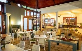 Spacube Luxury Suites And Spa